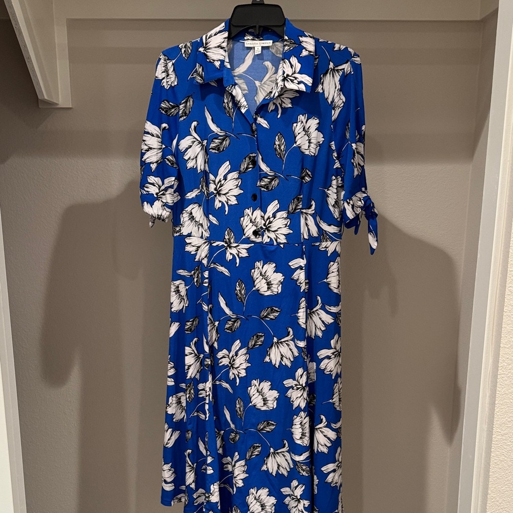 Sandra Darren Blue and White Floral Midi Dress